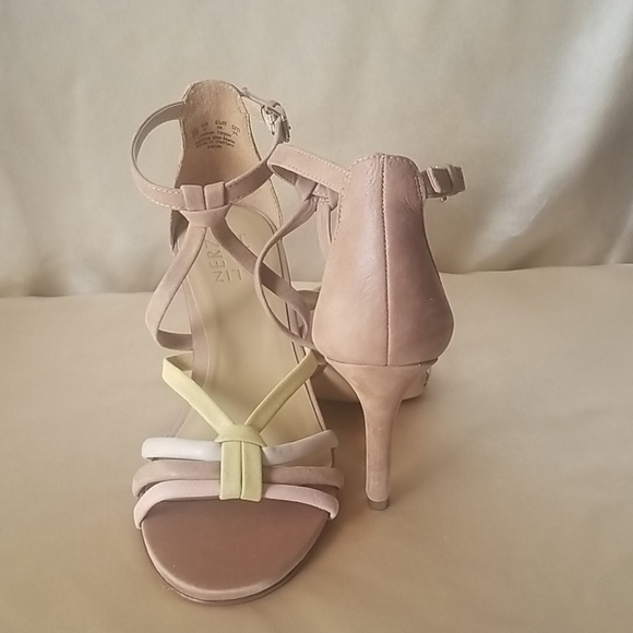 NWT Naturalizer Kadin Strappy Women Heel Nude/Tan Sandals size 8 Wide - Picture 6 of 10